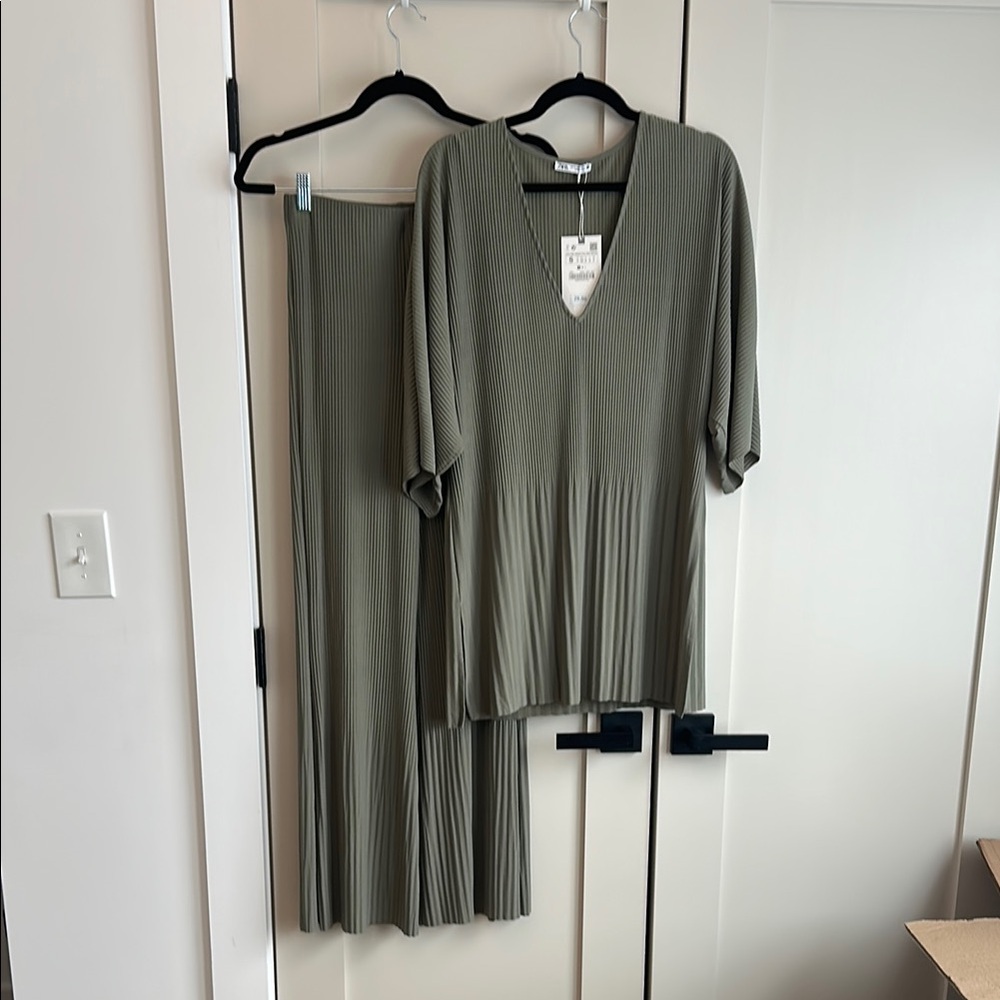 Zara Olive Ribbed Knit Pants